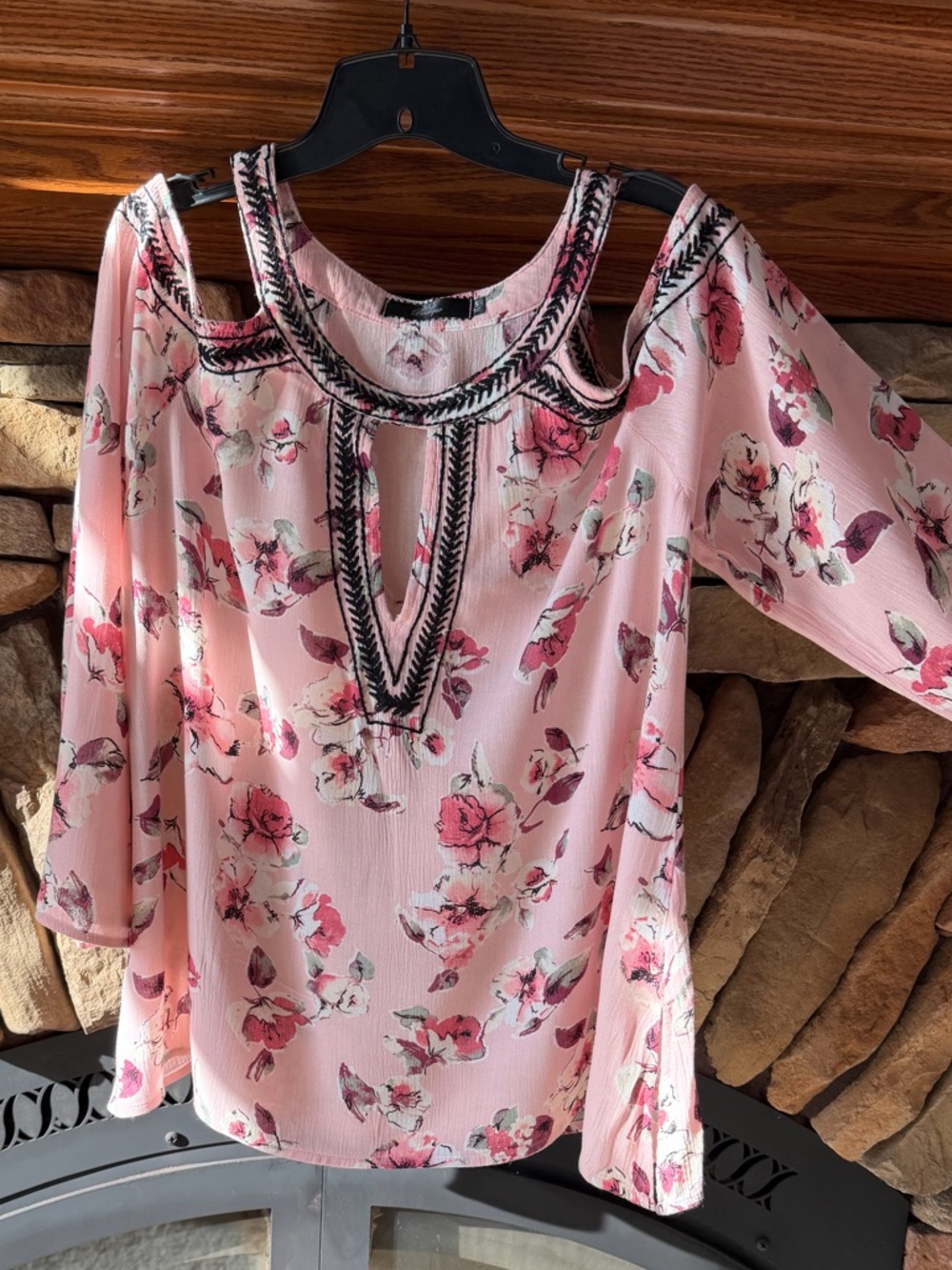 BKE Boutique Pink Floral Top